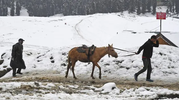 J-K: Mughal Road closed for vehicular traffic due to snowfall