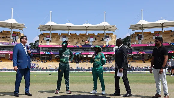 Pakistan elect to bat against South Africa in must-win World Cup contest