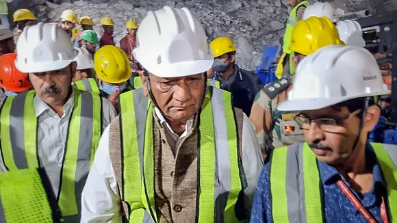 Evacuating labourers from Uttarakhand tunnel may take 2-3 days: Union minister
