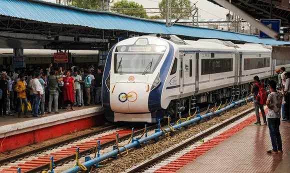 Stones pelted at Vande Bharat train in Agra