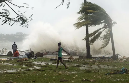 7.7 magnitude earthquake in far Pacific creates small tsunami threat for Vanuatu, other islands