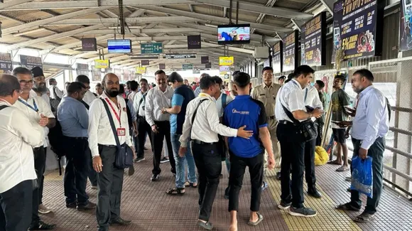 Central Railway collects more than Rs 8.6 lakh in fines from ticketless travellers in a day at Thane railway station