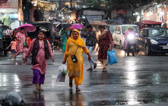 Pleasant morning in Delhi, weather office predicts thunderstorms with rain