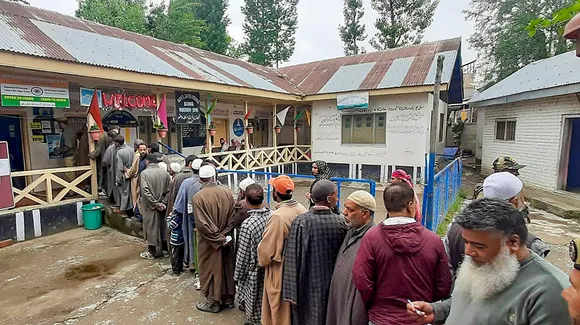 LS elections: 14.94% polling in Srinagar till 11 am, figure higher than 2019 total turnout