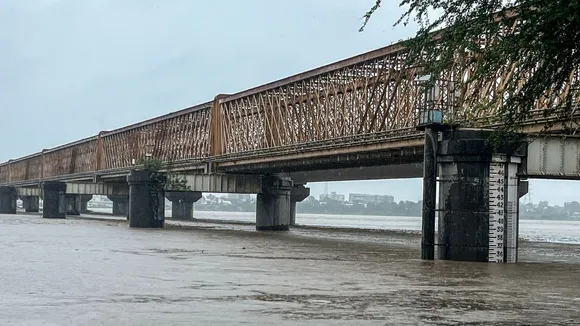 Mumbai-Ahmedabad train traffic resumes after 12 hrs as Narmada water level drops: Railways