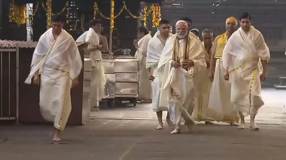 PM Modi offers prayers at Guruvayur Temple in Kerala's Thrissur