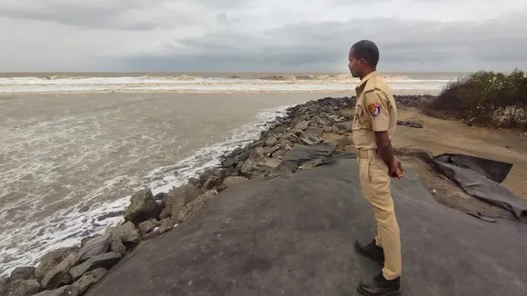 Bustling Jakhau port turns lifeless ahead of Biparjoy landfall