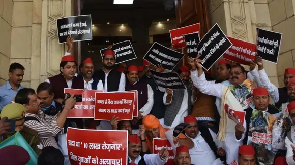 Samajwadi Party MLAs hold dharna outside UP assembly to raise price rise, crime issues