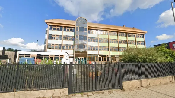 Jewish schools in London shut down amid security fears