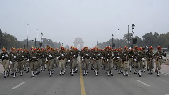 Moderate fog in Delhi, yellow alert issued for "cold day" conditions