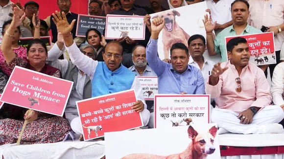 Vijay Goel stages protest at MCD headquarters, demands sterilisation of stray dogs