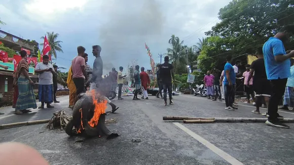 Violence rocks West Bengal panchayat polls, 12 dead, allegations of strong arm tactics