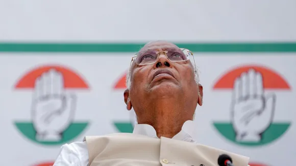 Kharge toils hard to turn the tide in Gulbarga through son-in-law in tough LS poll contest