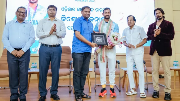 Odisha Sports minister felicitates Kishore Kumar Jena for winning silver in Asian Games