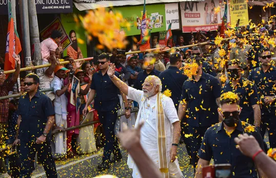Kerala: PM Modi receives rousing welcome, thousands line the road to see him