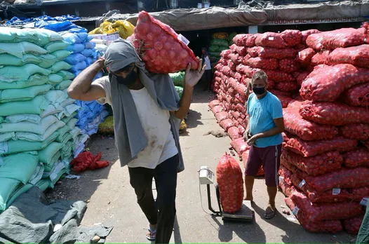 Maharashtra: Farmers in Ahmednagar protest 40% duty on onion exports