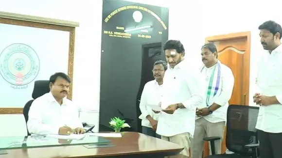 YSRCP chief Jagan Mohan Reddy files nomination for Pulivendula seat  seat in Andhra Pradesh