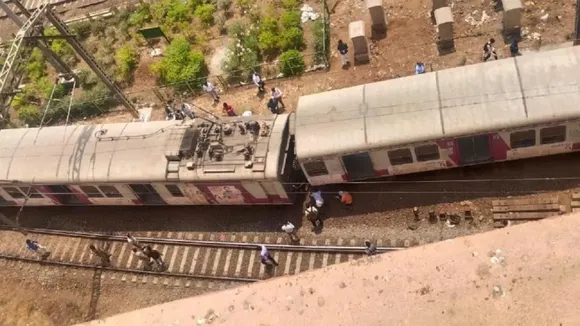 Empty local train derails near CSMT in Mumbai; second incident in week