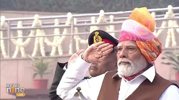 On 75th Republic Day, PM Modi wears multi-coloured 'bandhani' turban
