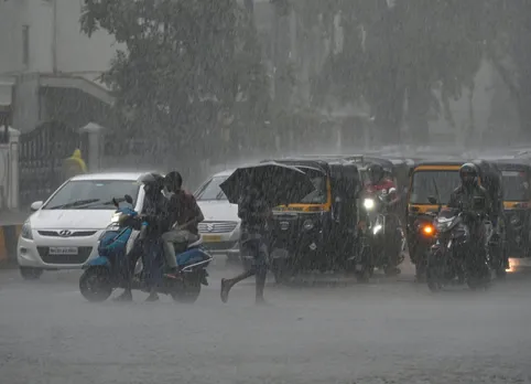Rains lash Gondia, Bhandara districts of eastern Maharashtra