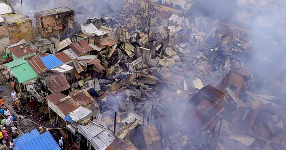 Massive fire in key clothing market in Bengal's Howrah