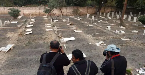 Religious extremists desecrate Ahmadi graves in Pakistan