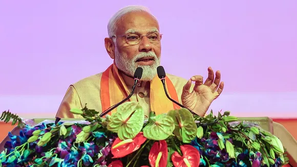 Govt helping farmers to take agriculture on a new path: PM Modi