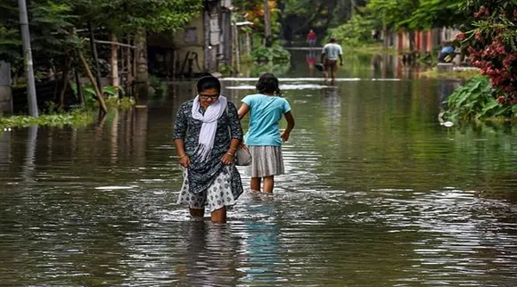 Assam: Flood situation remains grim, over four lakh hit