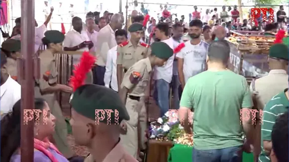 Large number of people pay last respects to Capt Pranjal in Bengaluru