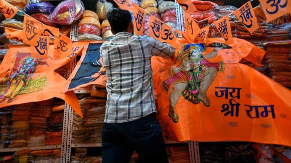 Temporary shops set up in different cities of Odisha to sell flags, T-shirts on Ram, Hanuman