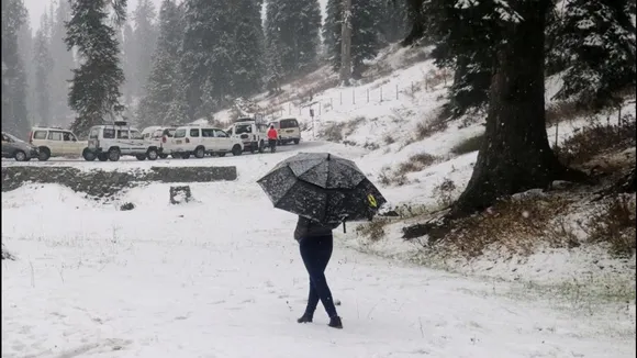 Kashmir awaits snow, rain amid prevailing dry spell