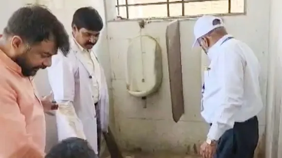 Case registered against Shiv Sena MP Hemant Patil after he makes Nanded hospital dean clean toilet