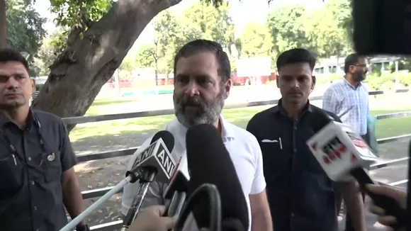 Rahul Gandhi snubs journalist, faces flak for 'insulting' media again