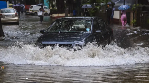 Mumbai and suburbs receive moderate to heavy rains, more showers likely