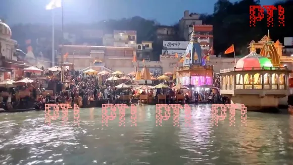 About 14.70 lakh take dip in Ganga, Sangam on Basant Panchami