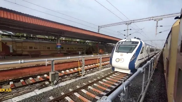 Gandhinagar-Mumbai Vande Bharat Express hits cattle near Dahanu