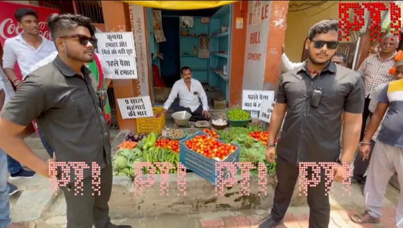 Varanasi grocer, a Samajwadi Party worker, hires bouncers to guard tomatoes