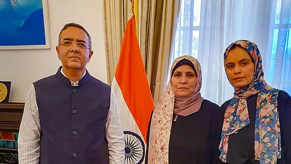 Indian woman evacuated from Gaza reaches Cairo; looking forward to her homeward journey to Kashmir