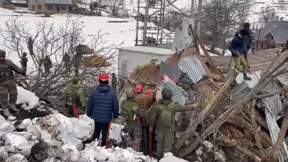 Army assists in relief, rescue operations in avalanche-hit Sonamarg