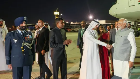 Narendra Modi being received by Sheikh Saif bin Zayed Al Nahayan, Deputy PM and Interior Minister, UAE
