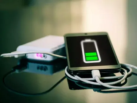 Govt to meet industry stakeholders on common charger for all electronic devices on Wednesday