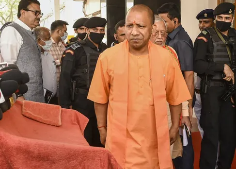 Yogi directs officers to not bulldoze poor's properties