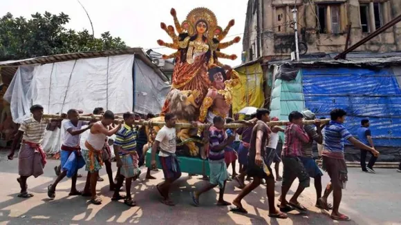 Heavy rains likely to lash Kolkata during Durga Puja, organisers on tenterhooks