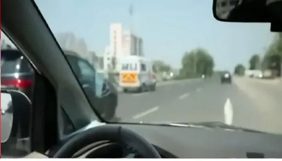 Prime Minister Narendra Modi's convoy stops midway, gives way to an ambulance