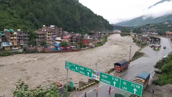 3 rescued from river in Kullu, over 150 stuck at Lahaul-Spiti