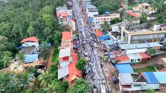 Second day of Kerala leg of 'Bharat Jodo Yatra' sees huge turnout