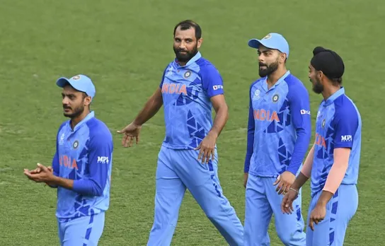 India beat Pakistan by 4 wickets in opener
