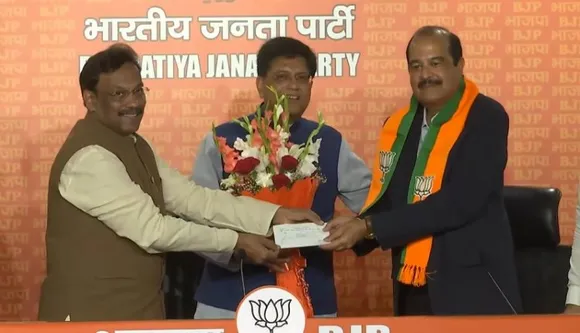 "Maa Beta rules party in Himachal also", says Congress' state working president Harsh Mahajan as he joins BJP