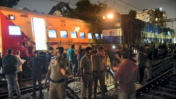 Puducherry Express derails in Mumbai after another train dashes it; no injury