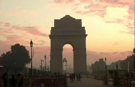 Delhi sees season's first fog; partly cloudy weather predicted